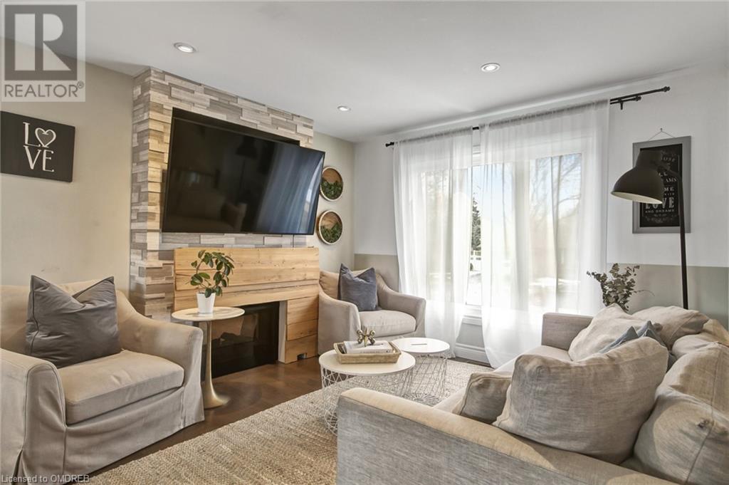 For sale 2424 YOLANDA Drive, Oakville, Ontario L6L2H8 40601251