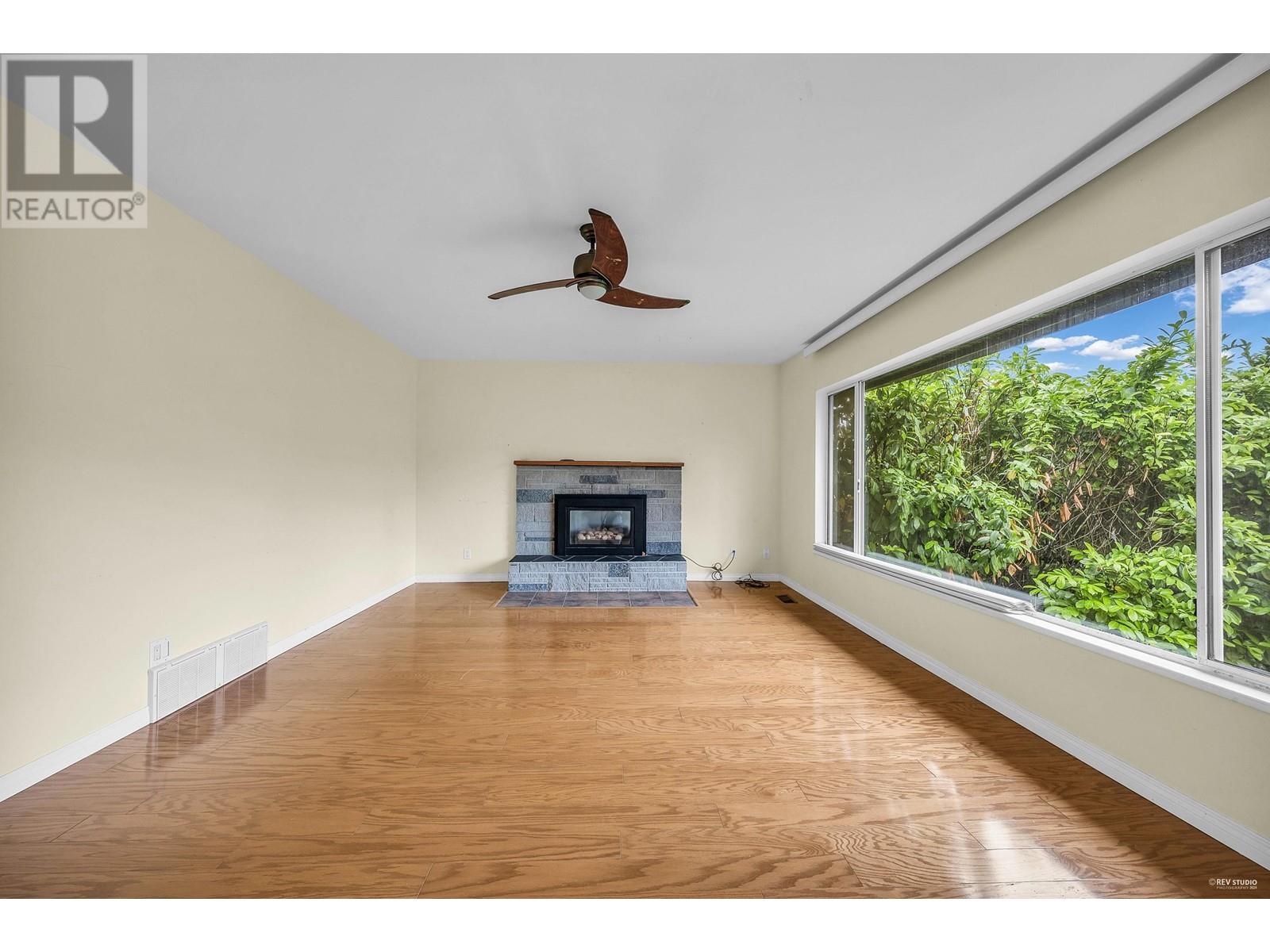 For sale 2705 HENRY STREET, Port Moody, British Columbia V3H2J8 R2890629 REALTOR.ca