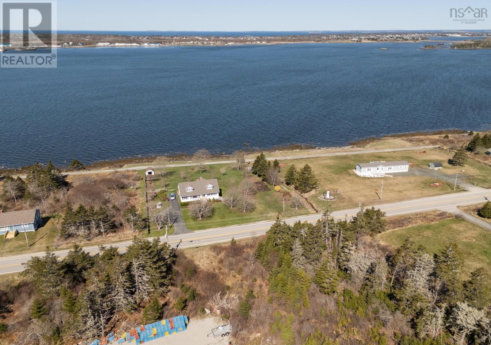 For sale 2 Highway 3, East Pubnico, Nova Scotia B0W2A0 202412808