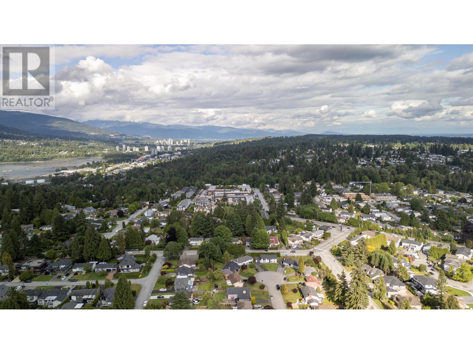 For sale 902 GLENAYRE DRIVE, Port Moody, British Columbia V3H1J4