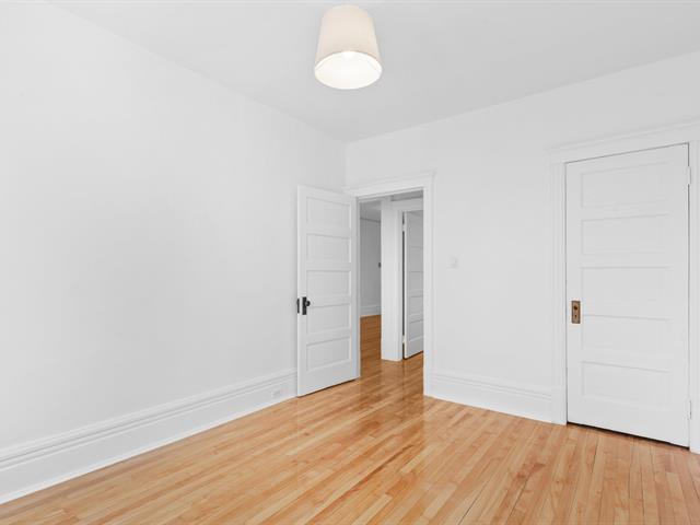 For rent: 1320 Av. Bernard, #8, Montréal (Outremont), Quebec H2V1W2 ...