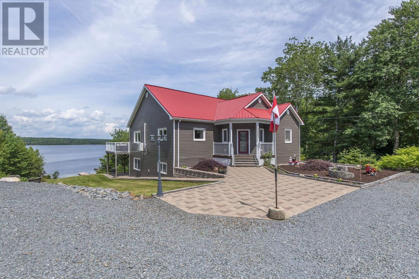 For sale 1852 Cornwall Road, Middle New Cornwall, Nova Scotia B0J2E0