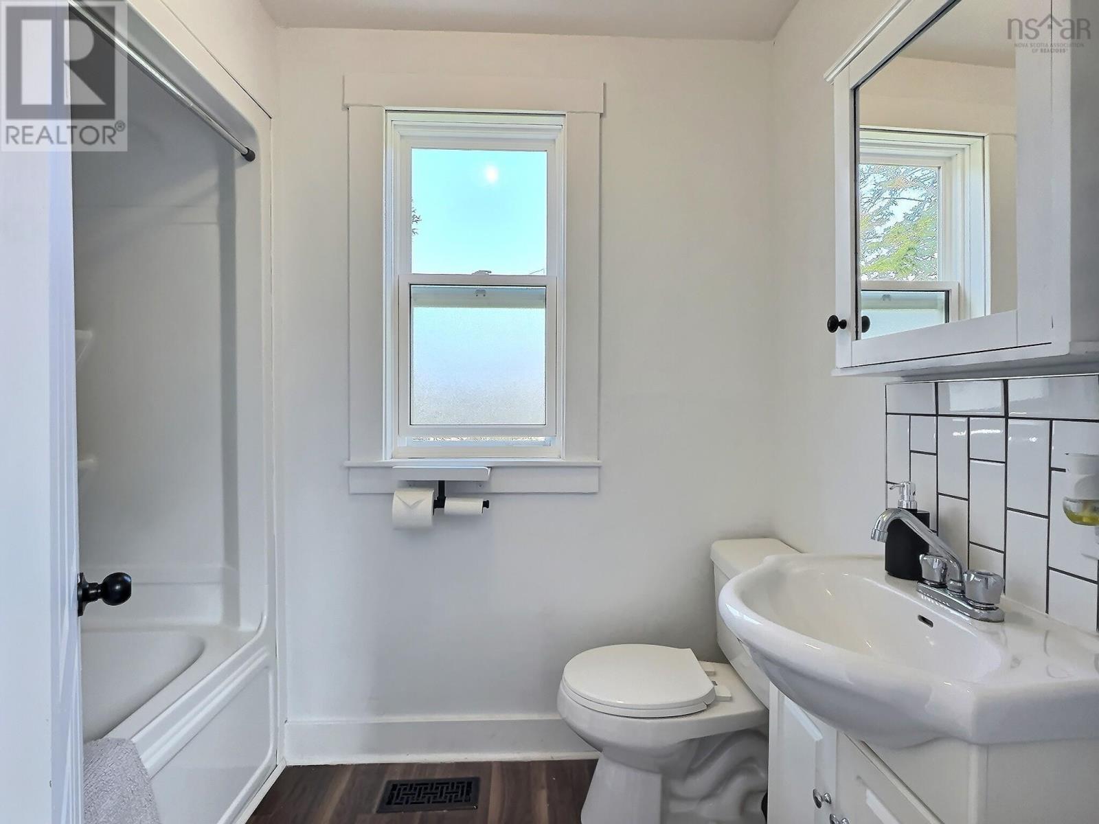 663 Willow Street, Truro, Nova Scotia B2N5H2 REALTOR.ca