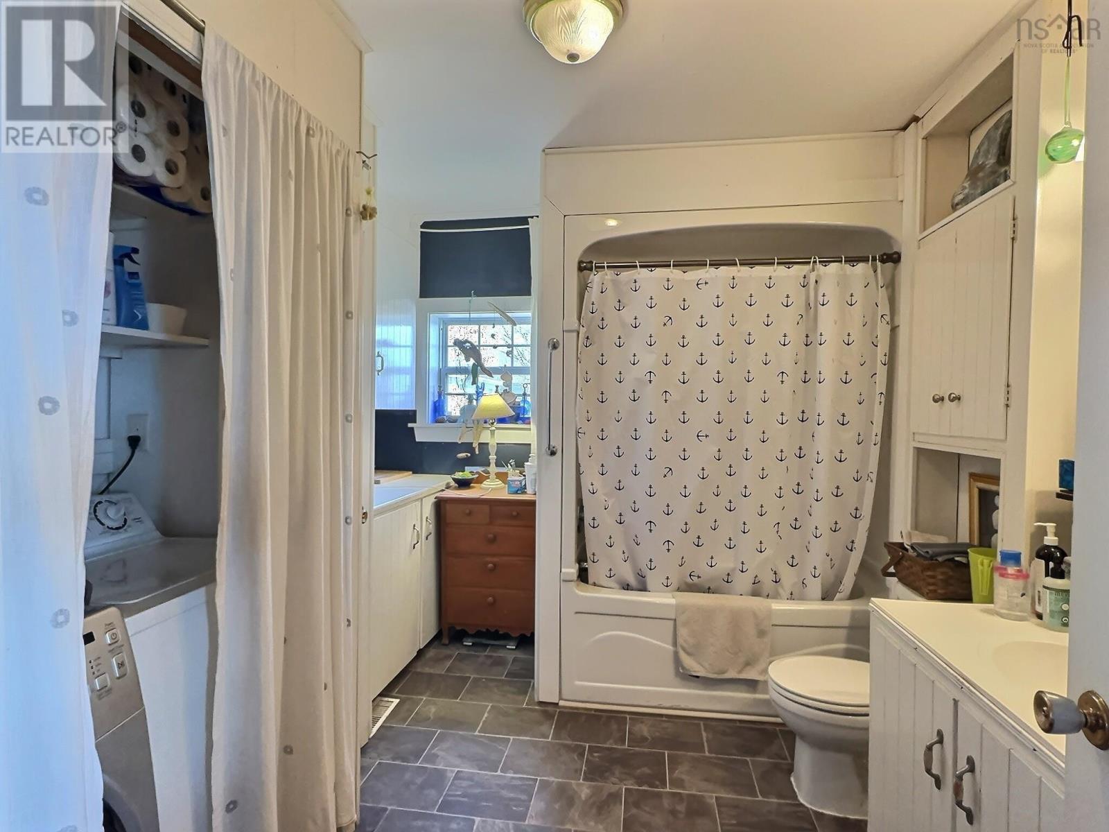 For sale 4532 NS2, Upper Economy, Nova Scotia B0M1B0 202406049