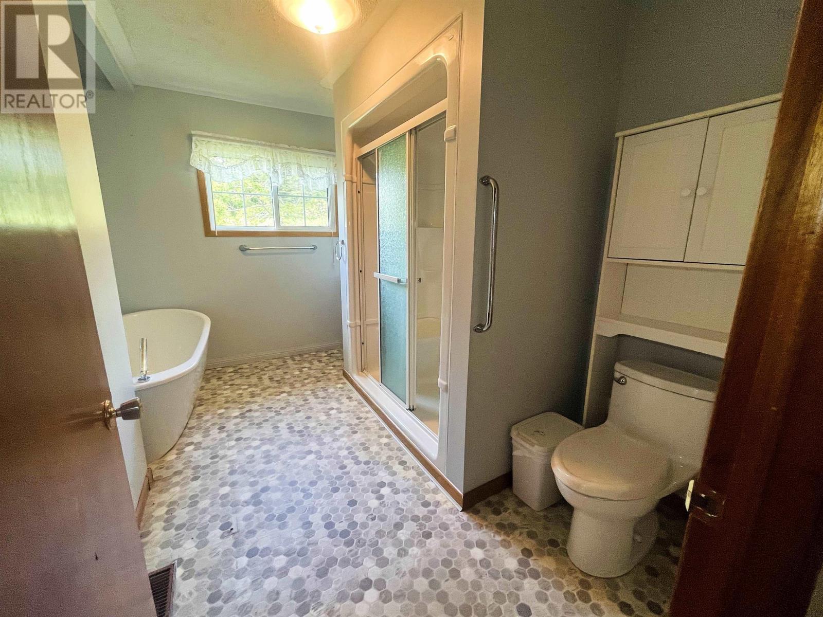 For sale 96 Landry Lane, Sampsonville, Nova Scotia B0E3B0 202400005