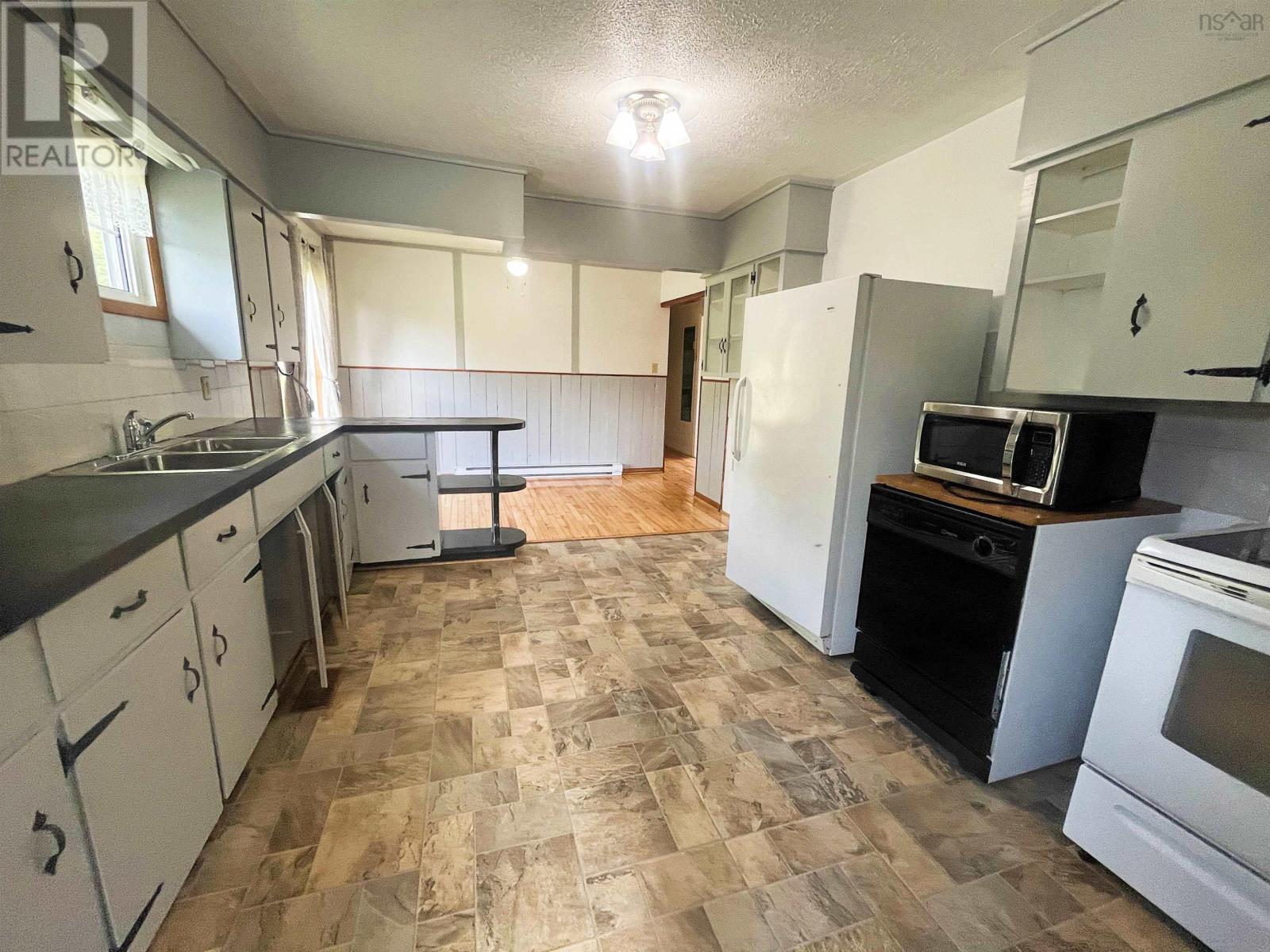 For sale 96 Landry Lane, Sampsonville, Nova Scotia B0E3B0 202400005