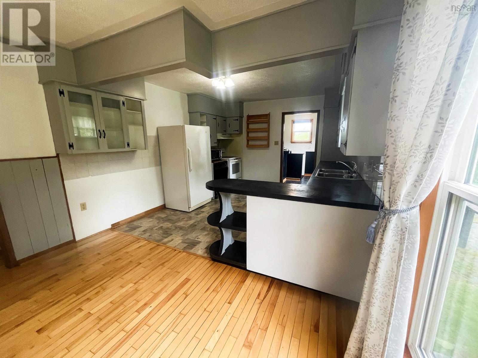 For sale 96 Landry Lane, Sampsonville, Nova Scotia B0E3B0 202400005