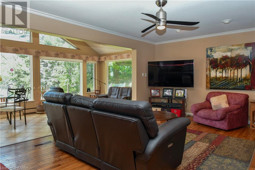 For sale 333 HOWE ISLAND FERRY Road, Gananoque, Ontario K7G2V5