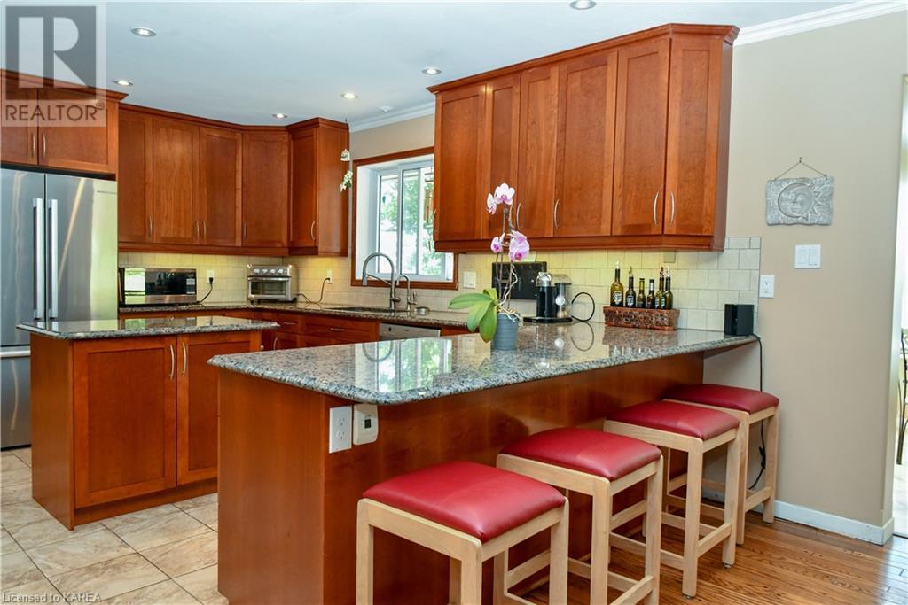 For sale 333 HOWE ISLAND FERRY Road, Gananoque, Ontario K7G2V5