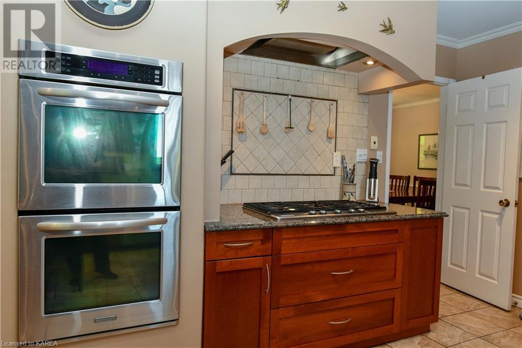 For sale 333 HOWE ISLAND FERRY Road, Gananoque, Ontario K7G2V5