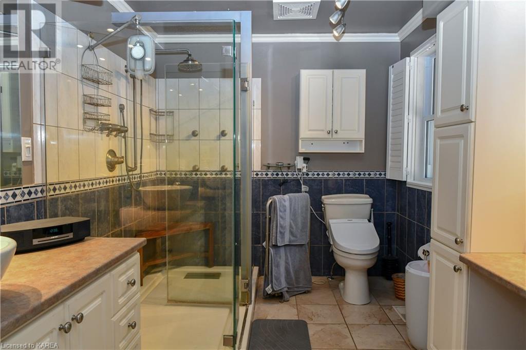 For sale 333 HOWE ISLAND FERRY Road, Gananoque, Ontario K7G2V5