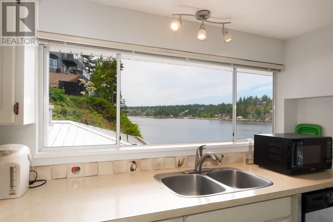 For sale 4995 ROBSON ROAD, Belcarra, British Columbia V3H4N9