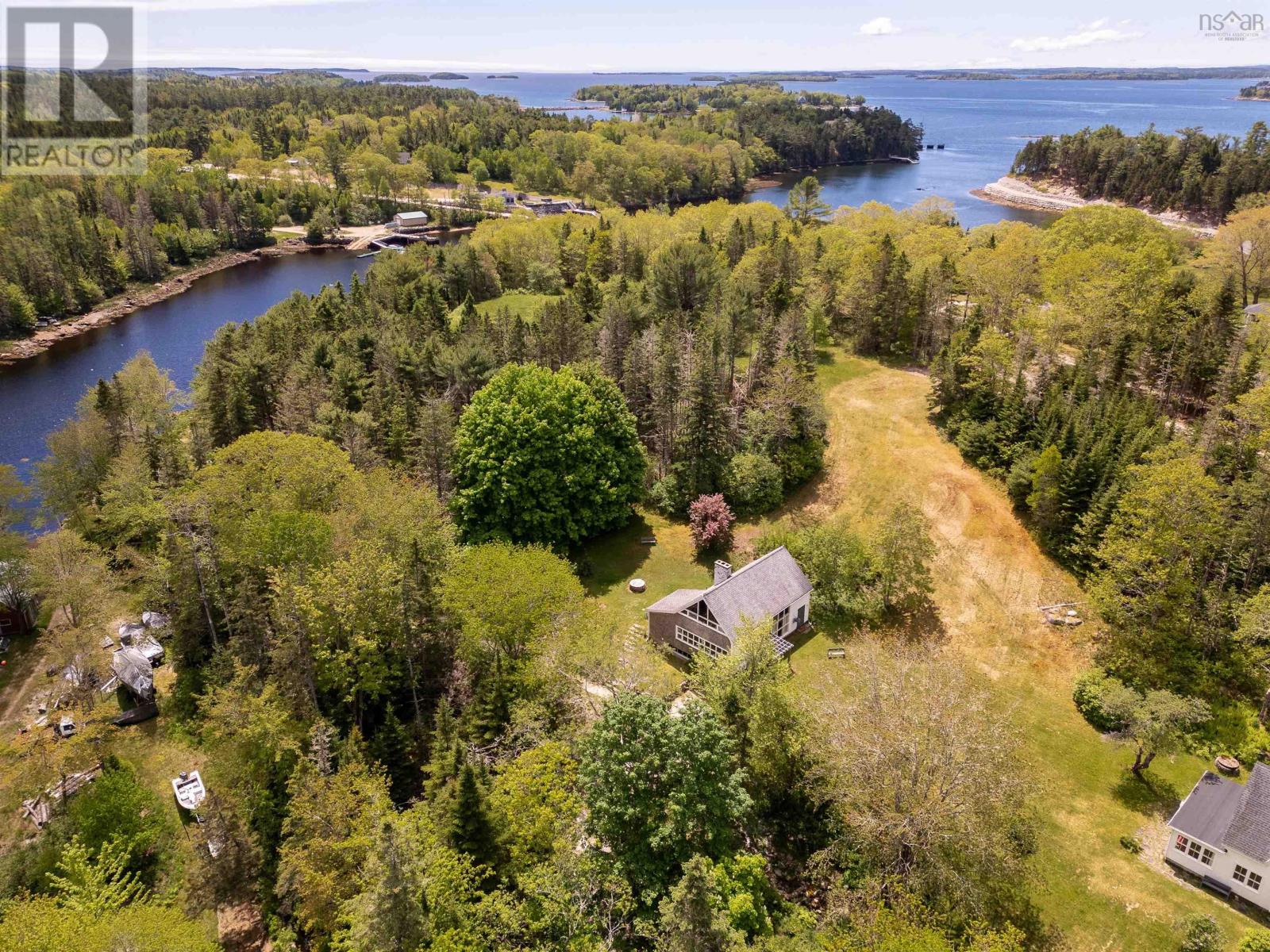 For sale 36 Latimer Lane, Chester Basin, Nova Scotia B0J1K0