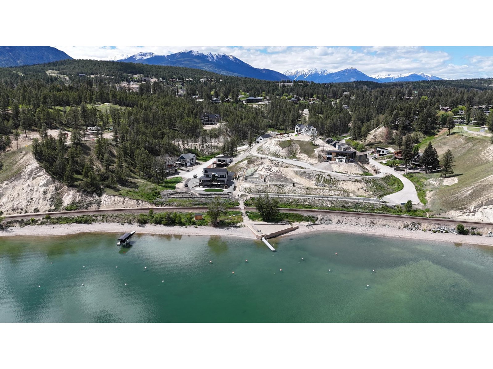 For sale 636 TAYNTON DRIVE, Invermere, British Columbia V0A1K5