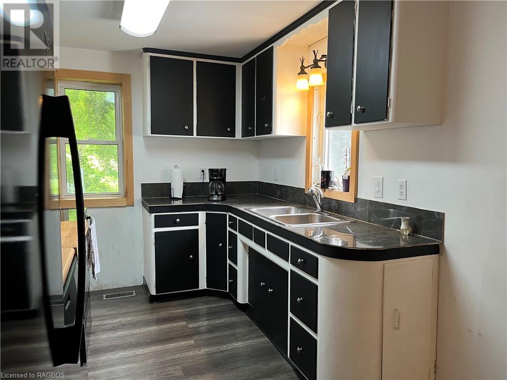 For sale 352 JOHN Street, Neustadt, Ontario N0G2M0 40603837 REALTOR.ca