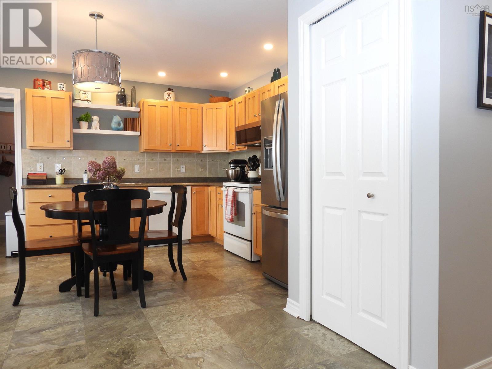 For sale 11 Beach Road, Tidnish Bridge, Nova Scotia B4H3X9 202405773