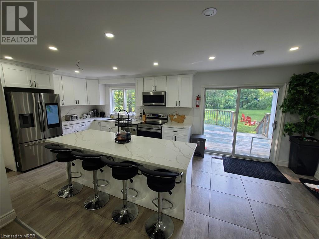 For sale 428 BEAUMONT Drive, Bracebridge, Ontario P1L1X2 40605268