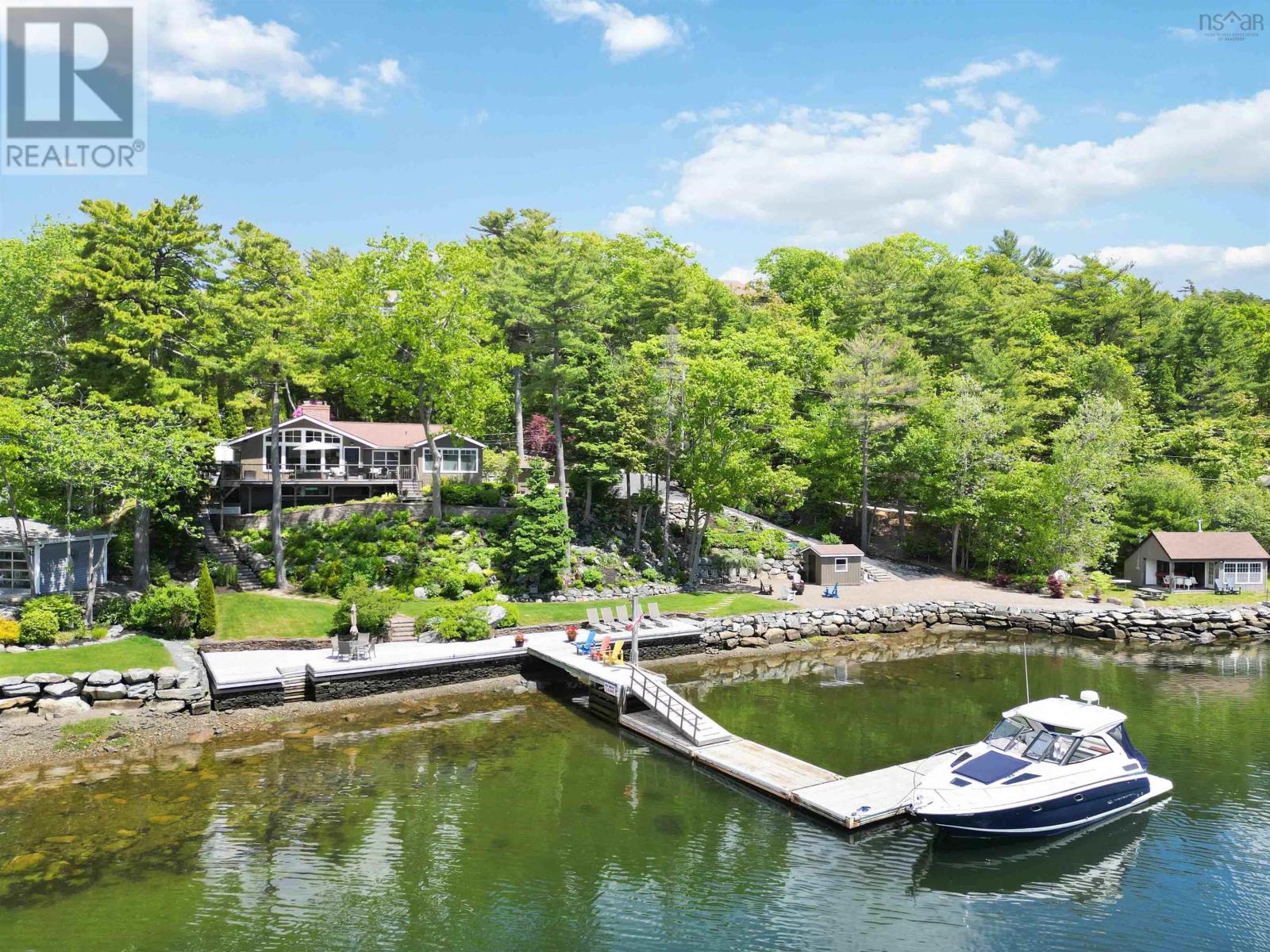 For sale 1077 Shore Drive, Bedford, Nova Scotia B4A2E6 202413677