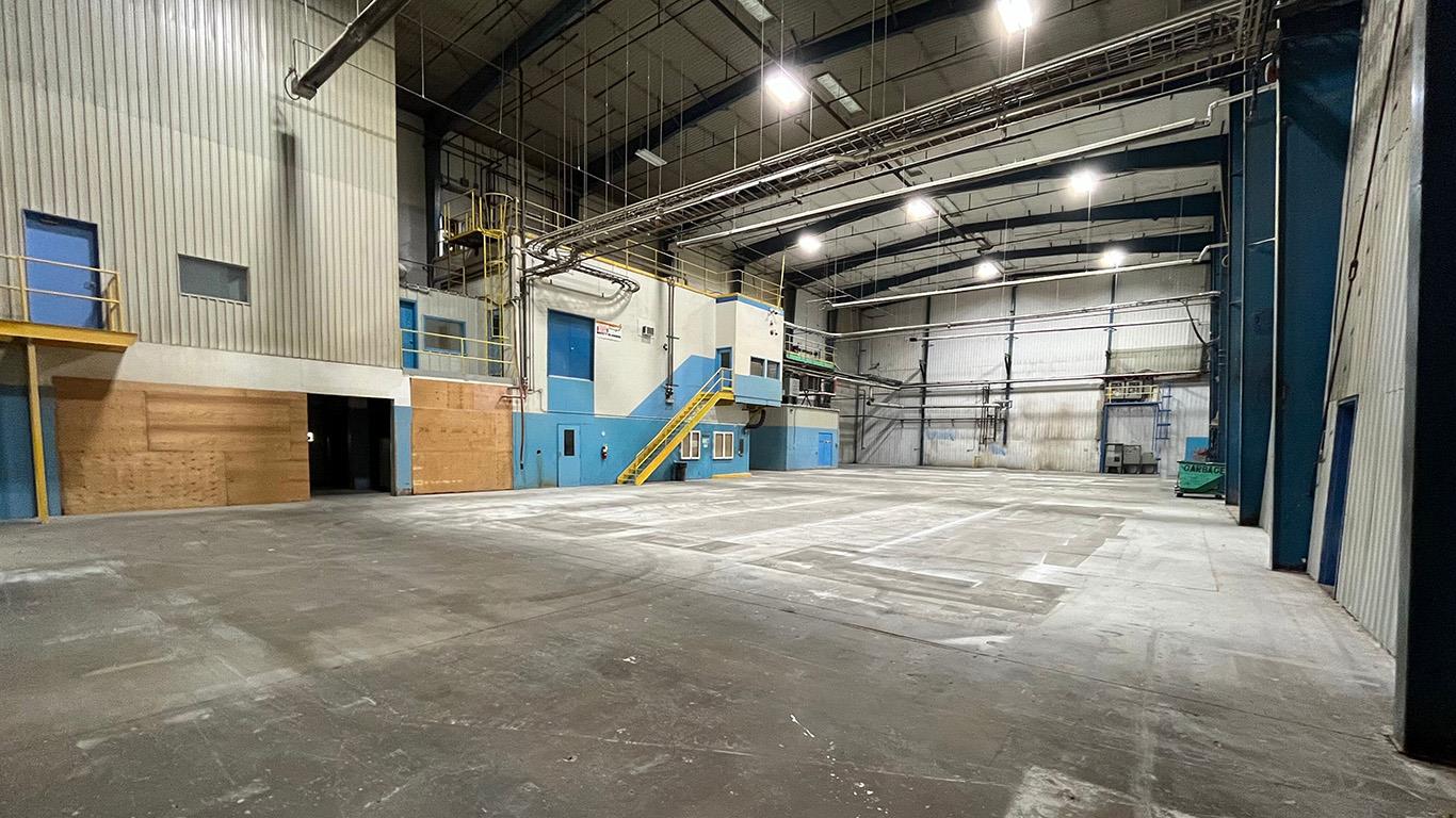 For lease 770 Pandora Avenue East, Winnipeg, Manitoba R2C3A6