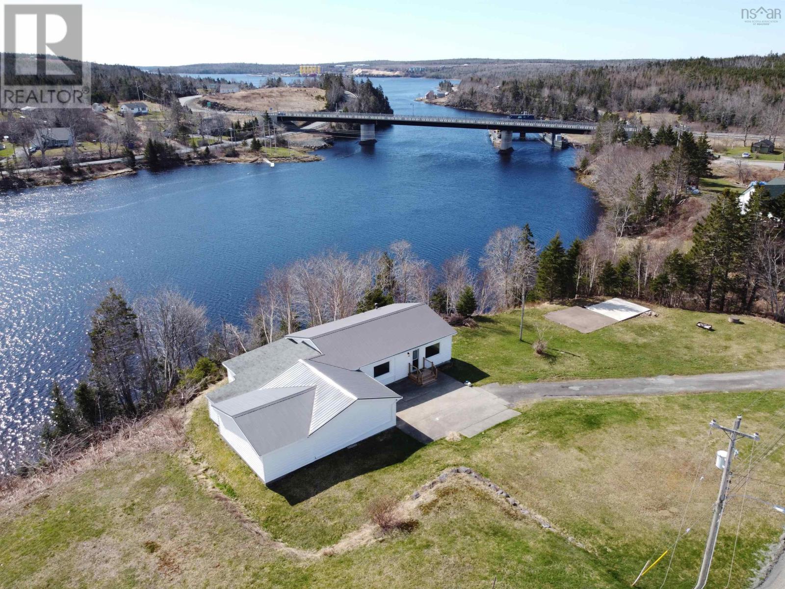 For sale 24 Pool Road, Sheet Harbour, Nova Scotia B0J3B0 202412890
