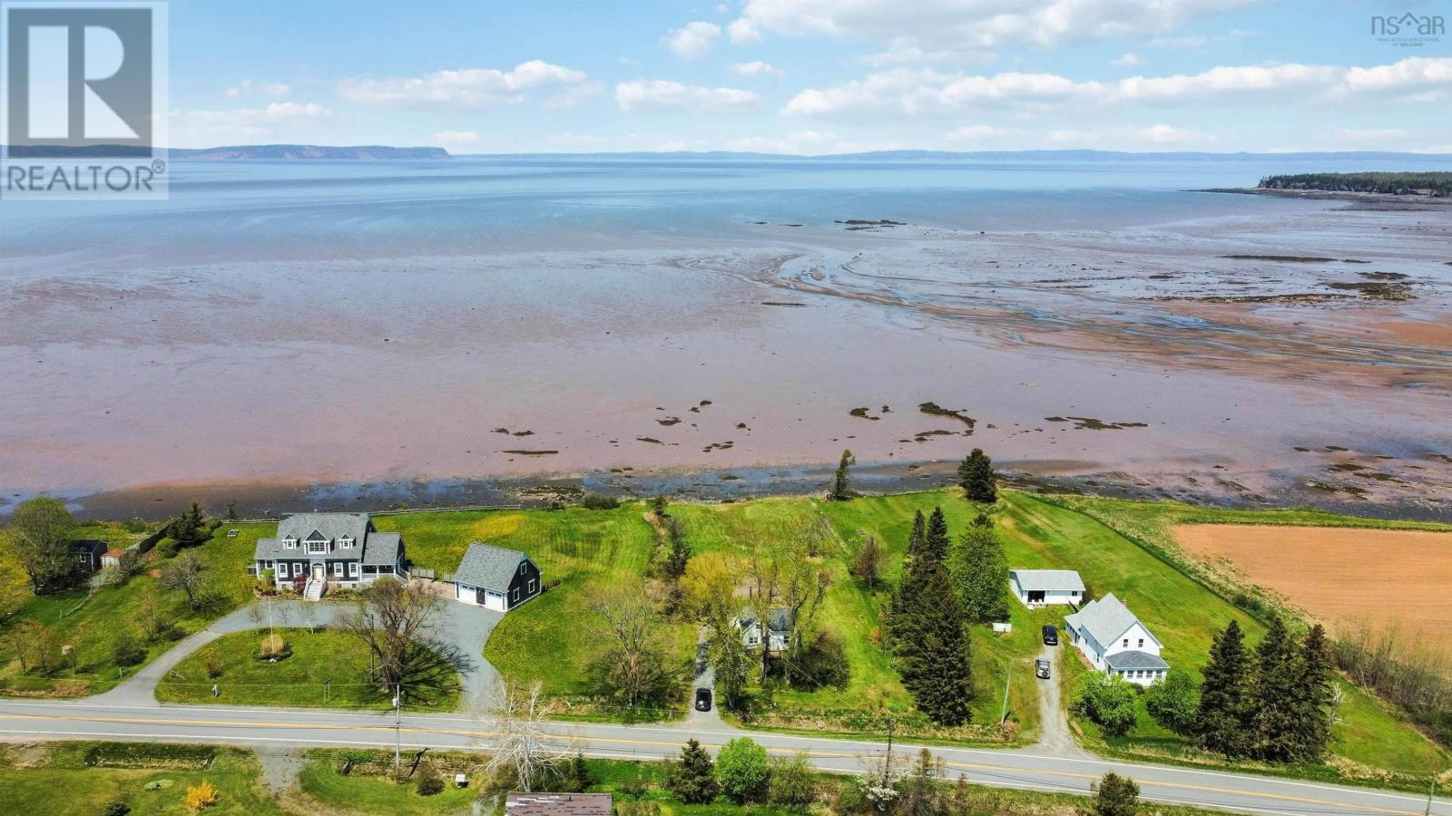 For sale 6385 Highway 215, Cheverie, Nova Scotia B0N2A0 202410935