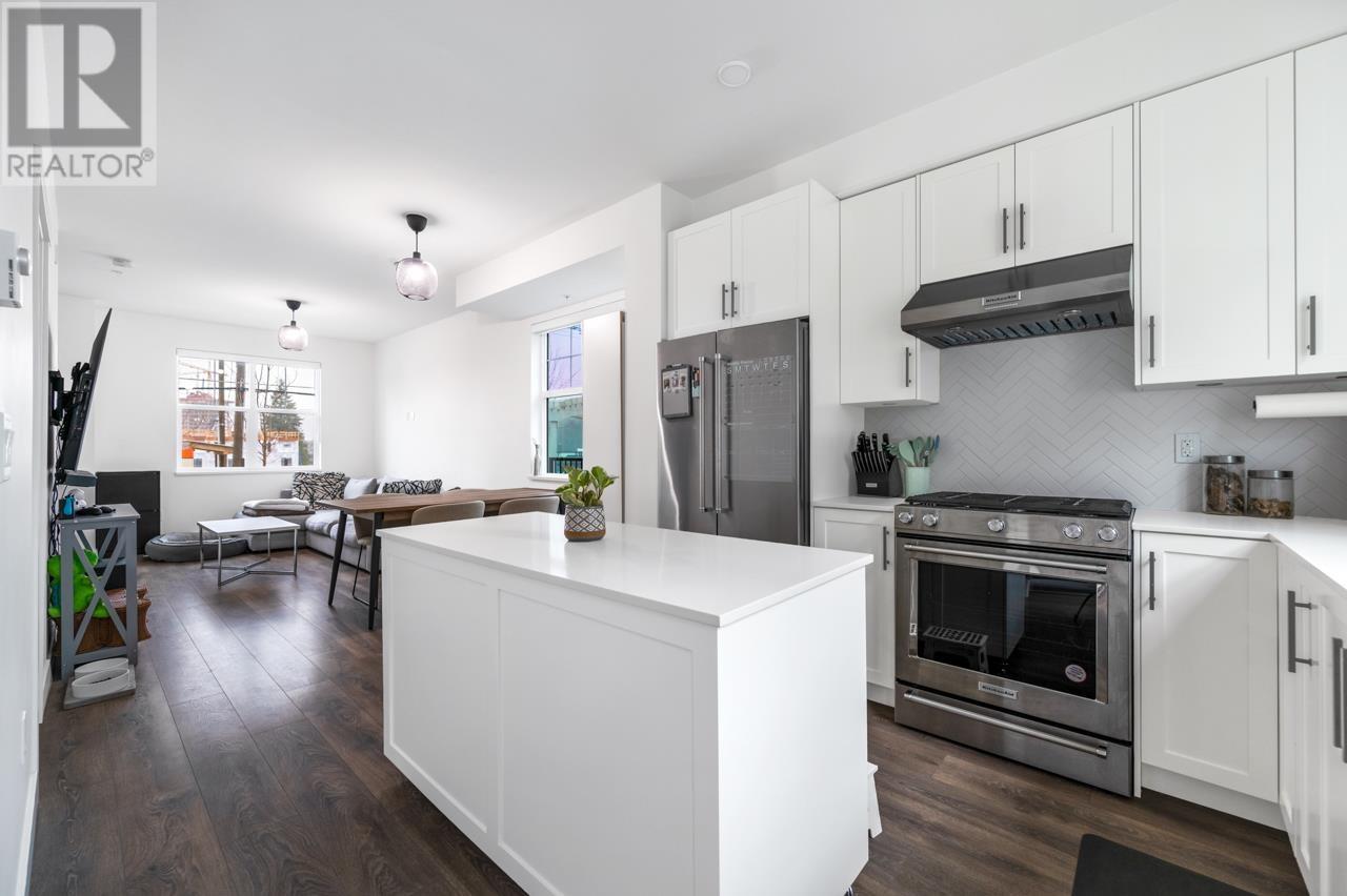 For sale 108 707 ROBINSON STREET, Coquitlam, British Columbia V3J4E9