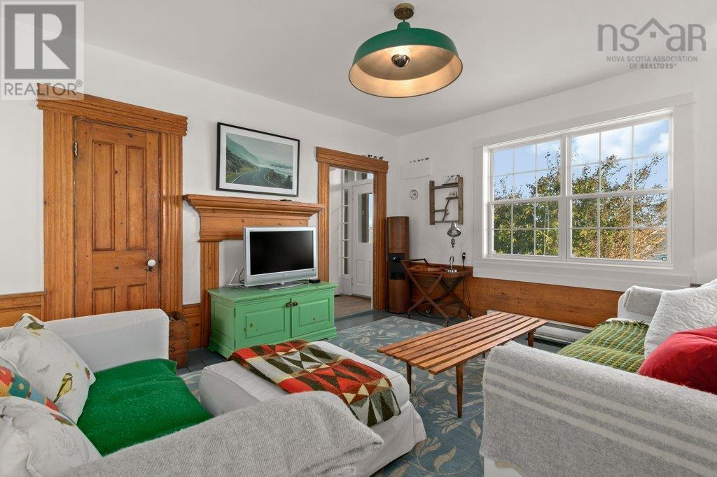 For sale 580 Kingsburg Road, Lower Rose Bay, Nova Scotia B0J2X0