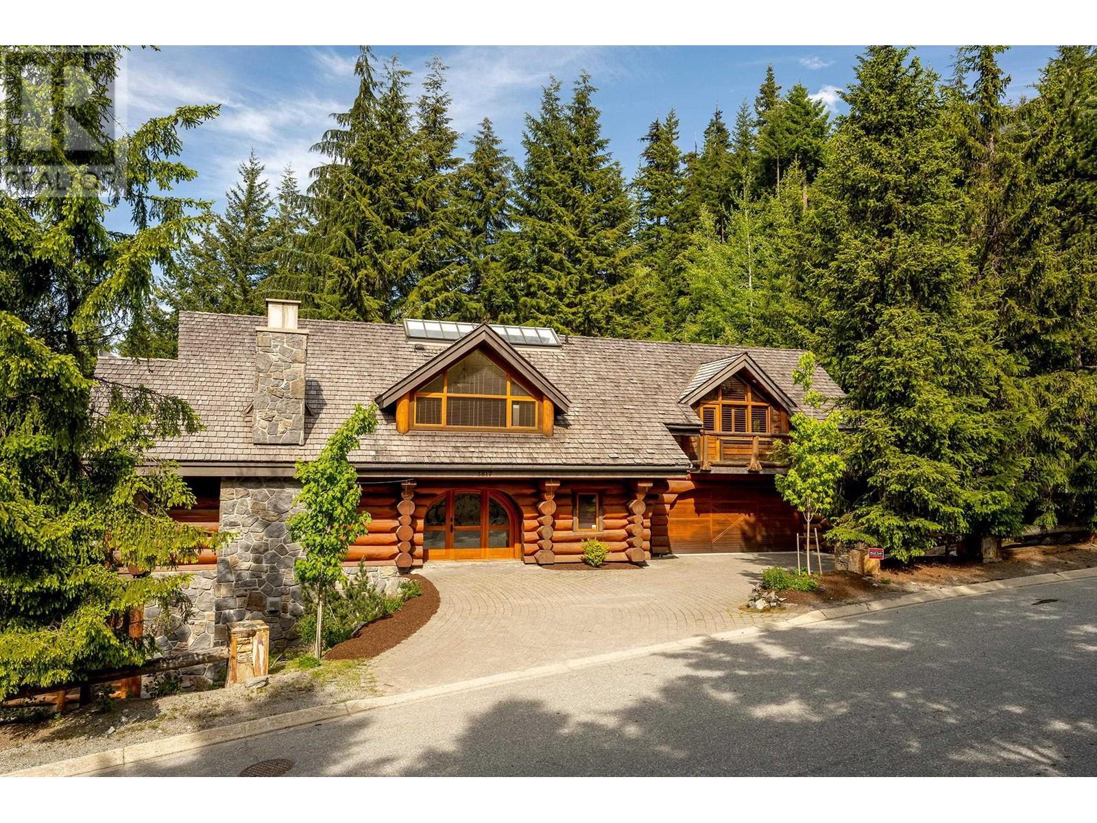 For sale 3817 SUNRIDGE DRIVE, Whistler, British Columbia V8E0W1