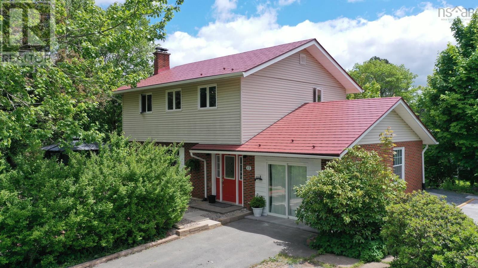 For sale 13 Lloyd Drive, Lantz, Nova Scotia B2S1P6 202413082