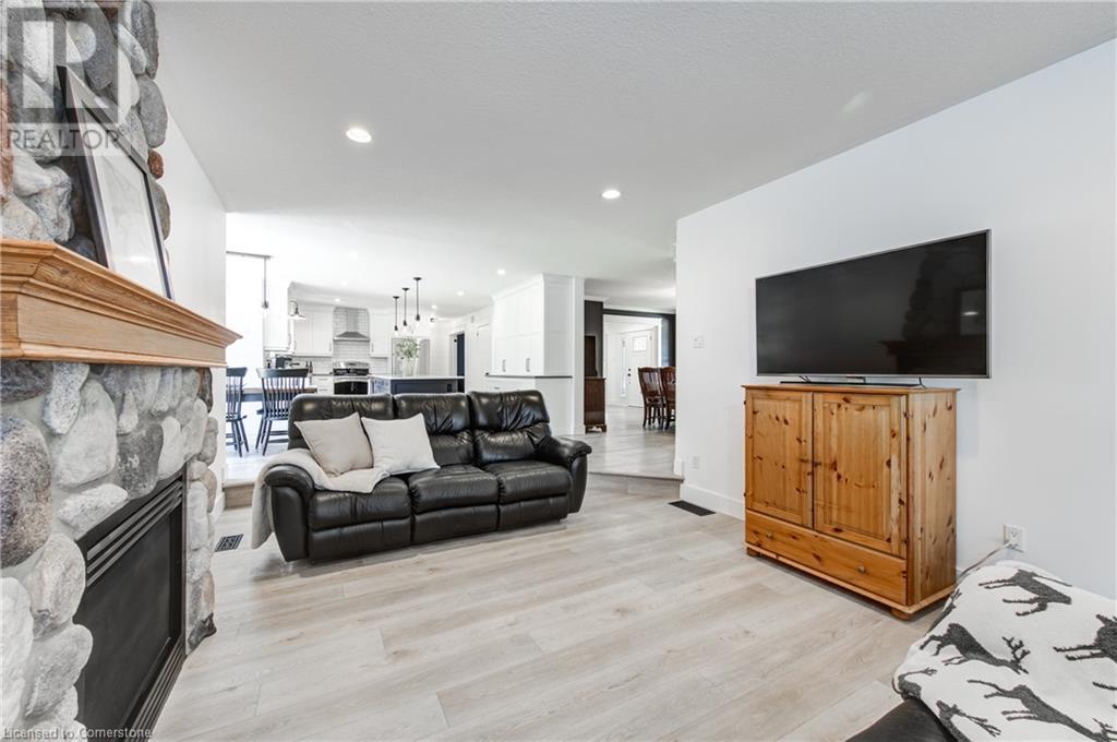 For sale 215 NORTHWOOD Drive, Innerkip, Ontario N0J1M0 40605381