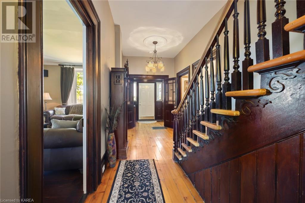 For sale 221 HIGHWAY 15, Seeleys Bay, Ontario K0H2N0 40607153