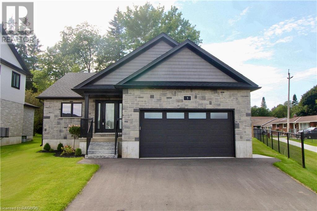 For sale 1 WESTFIELD Street, Walkerton, Ontario N0G2V0 40606366