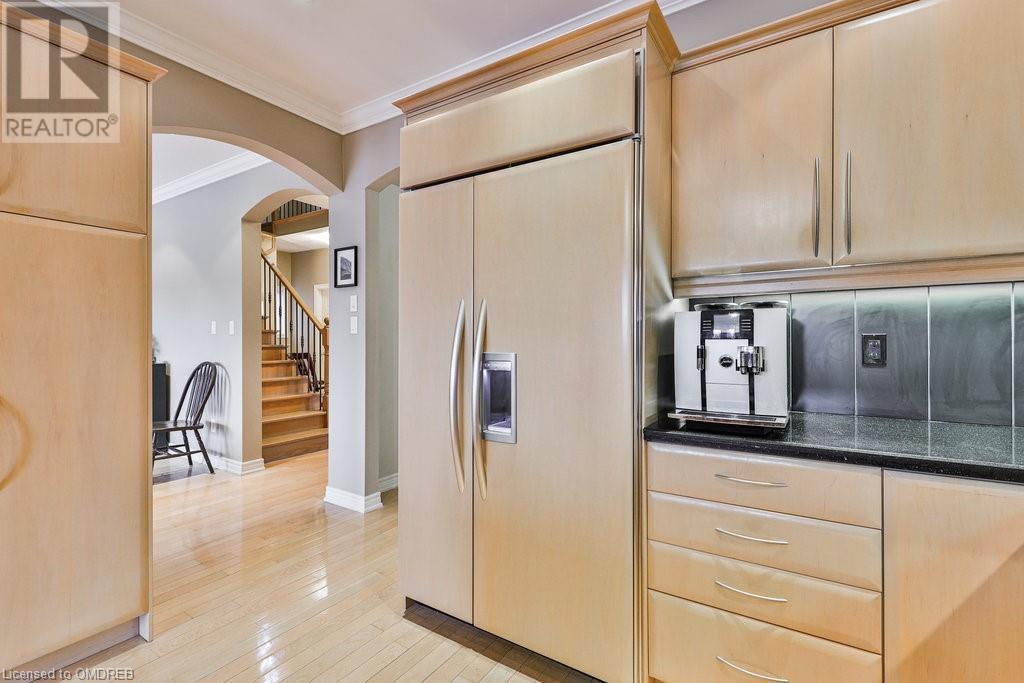 For sale 104 GARTH TRAILS Crescent, Hamilton, Ontario L9B2X2