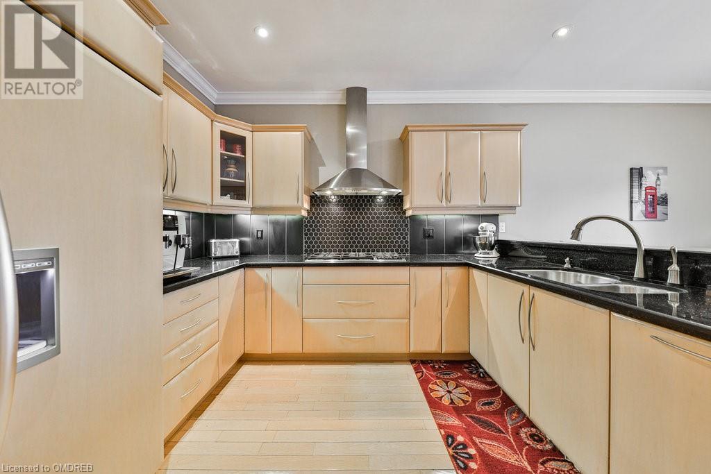 For sale 104 GARTH TRAILS Crescent, Hamilton, Ontario L9B2X2