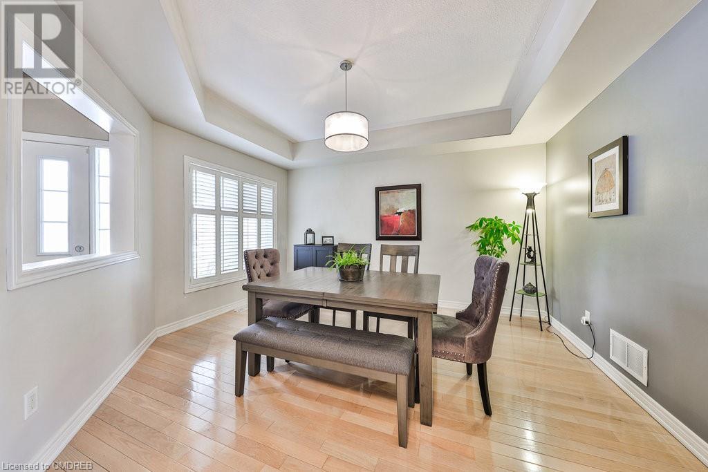 For sale 104 GARTH TRAILS Crescent, Hamilton, Ontario L9B2X2