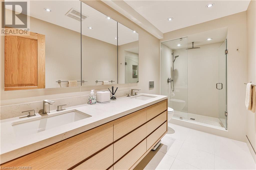 For sale 69 ALLAN Street, Oakville, Ontario L6J3M7 40605991 REALTOR.ca