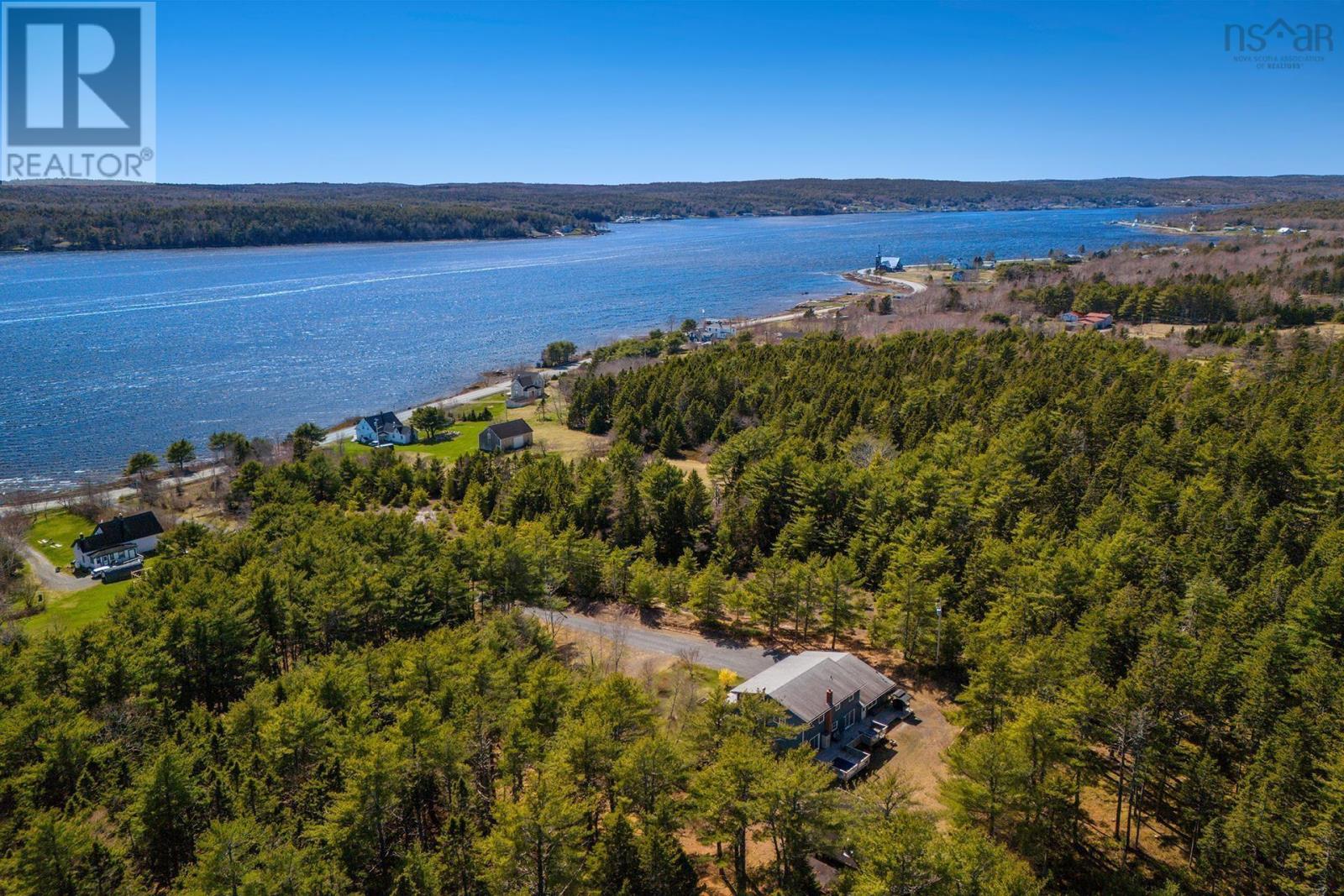 For sale 4992 332 Highway, East Lahave, Nova Scotia B4V0V6 202408560