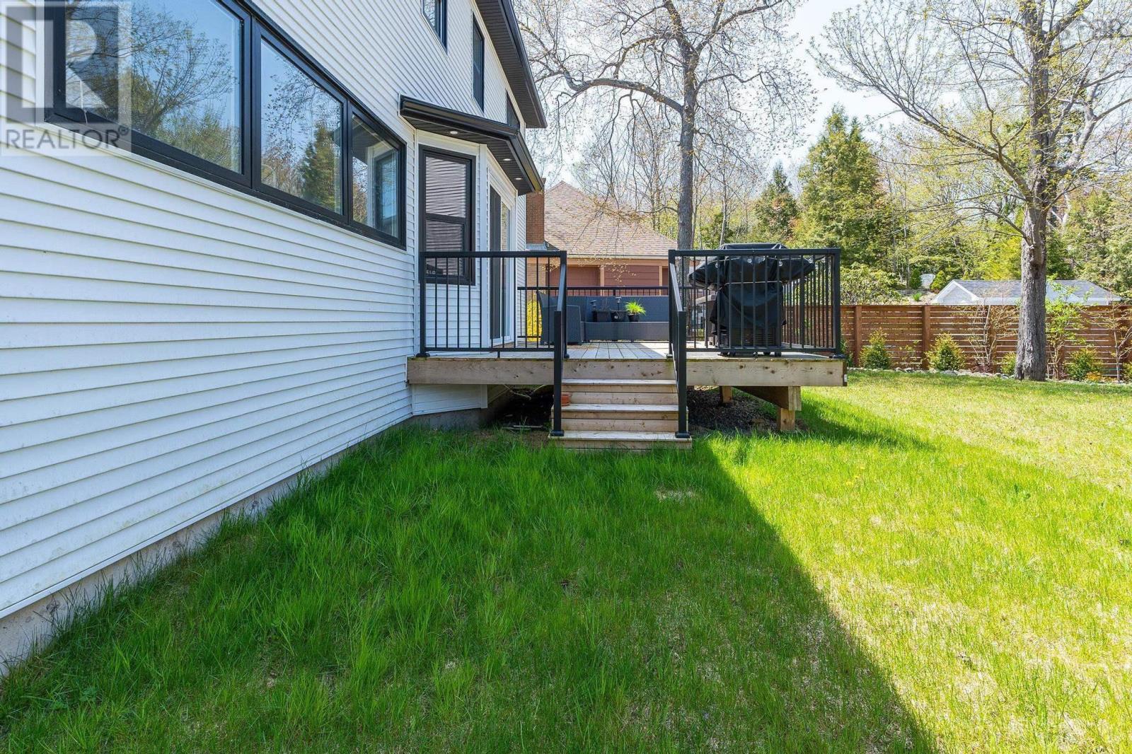 For sale 35 Beechwood Terrace, Wedgewood, Nova Scotia B3M2C3