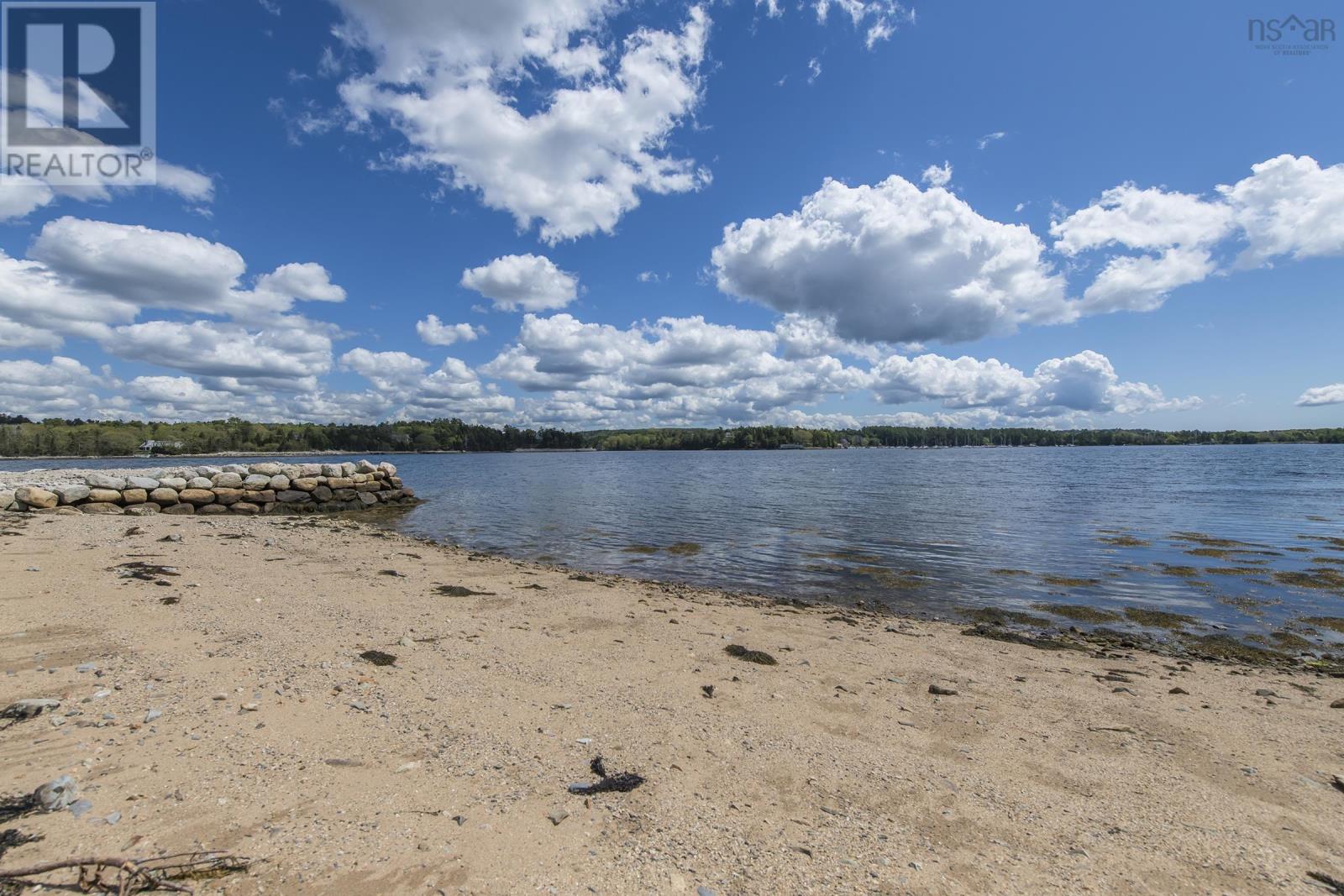 For sale 30 Seabreeze Lane, Chester Basin, Nova Scotia B0J1K0