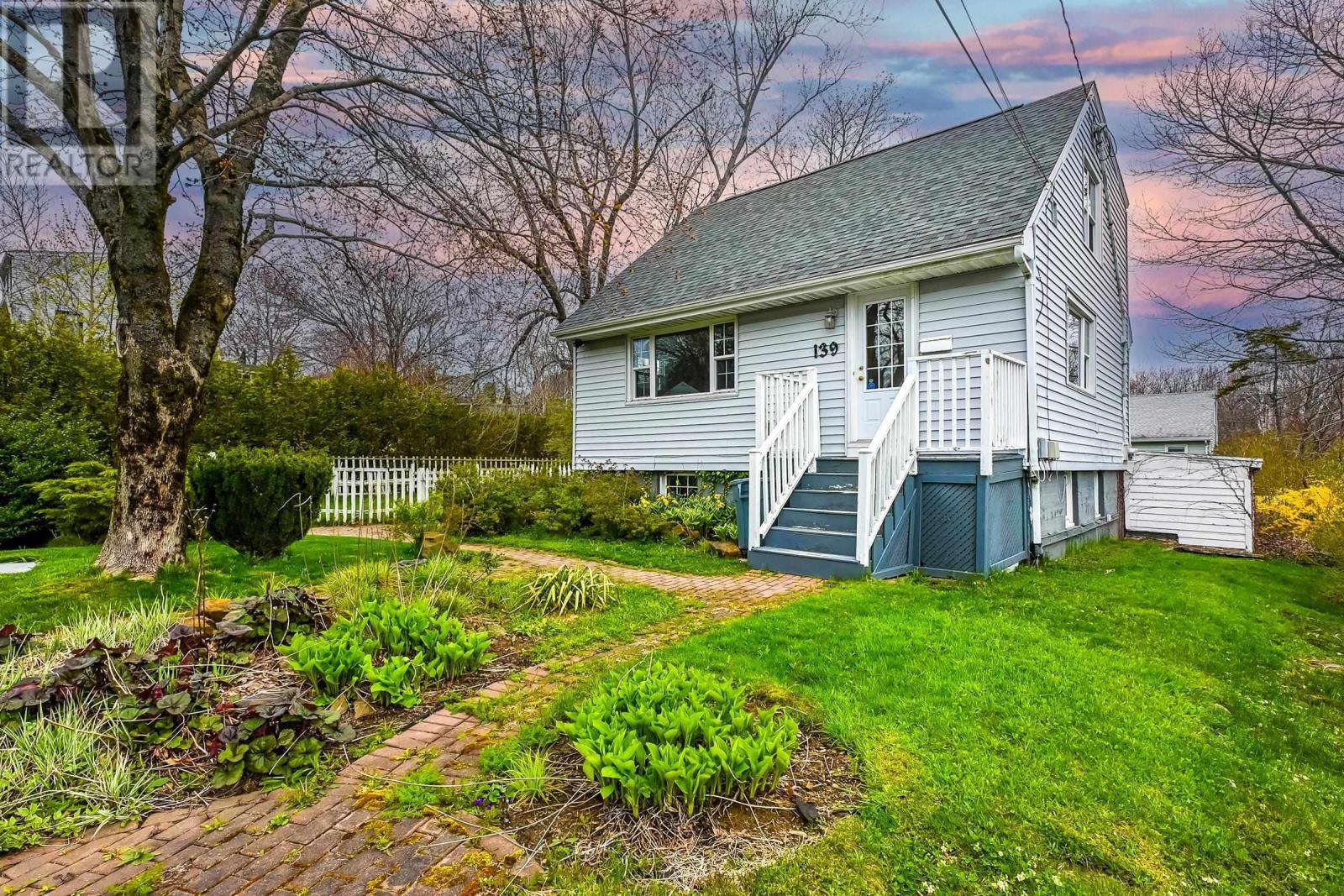 For sale 1 Hillcrest Street, Fairview, Nova Scotia B3N0G6 202410840