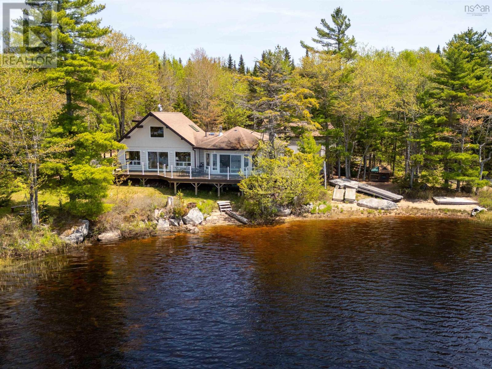 For sale 599 Waterloo Avenue, Waterloo Lake, Nova Scotia B0R1H0
