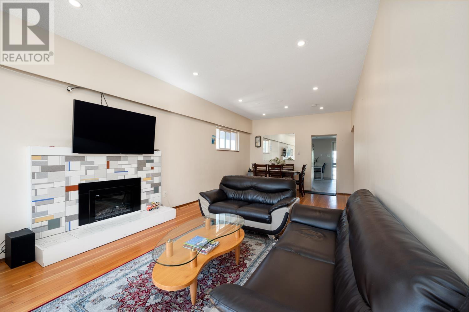 For sale 620 SLOCAN STREET, Vancouver, British Columbia V5K3X7