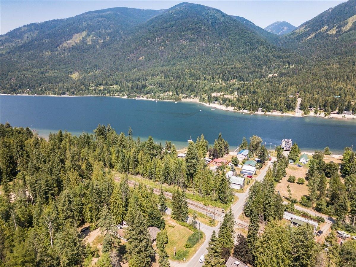 For sale 6010 HARROPPROCTER ROAD, Harrop, British Columbia V1L6P7