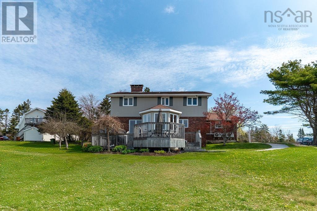 For sale 5096 7 Highway, Porters Lake, Nova Scotia B3E1J3 202411087