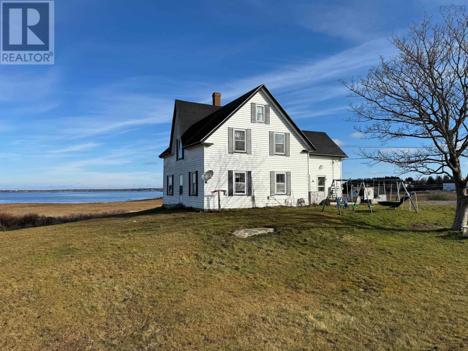 For sale 13 School Street, Lower West Pubnico, Nova Scotia B0W2C0