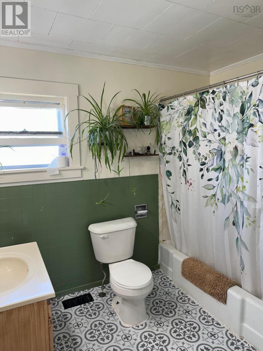 For sale 13 School Street, Lower West Pubnico, Nova Scotia B0W2C0