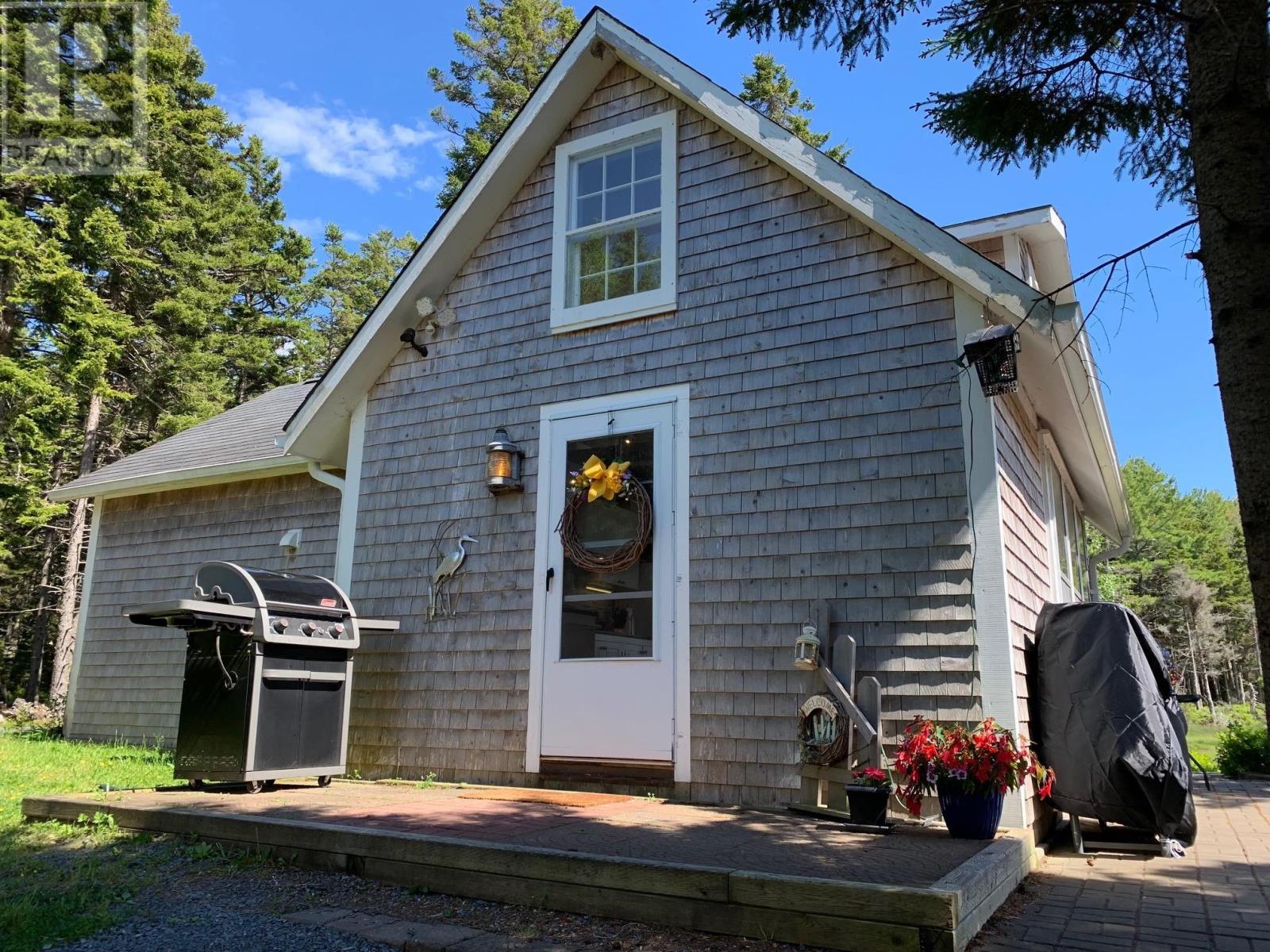 84 Corkums Island Road, Lunenburg, Corkums Island, Nova Scotia B0J2C0