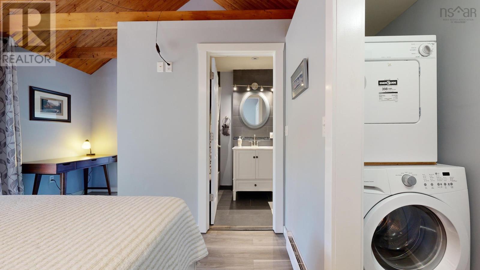 84 Corkums Island Road, Lunenburg, Corkums Island, Nova Scotia B0J2C0