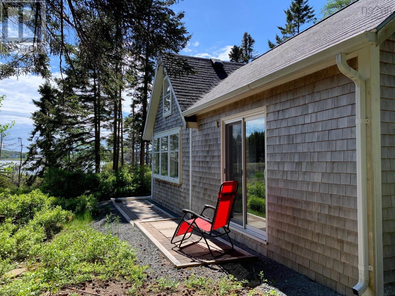 84 Corkums Island Road, Lunenburg, Corkums Island, Nova Scotia B0J2C0