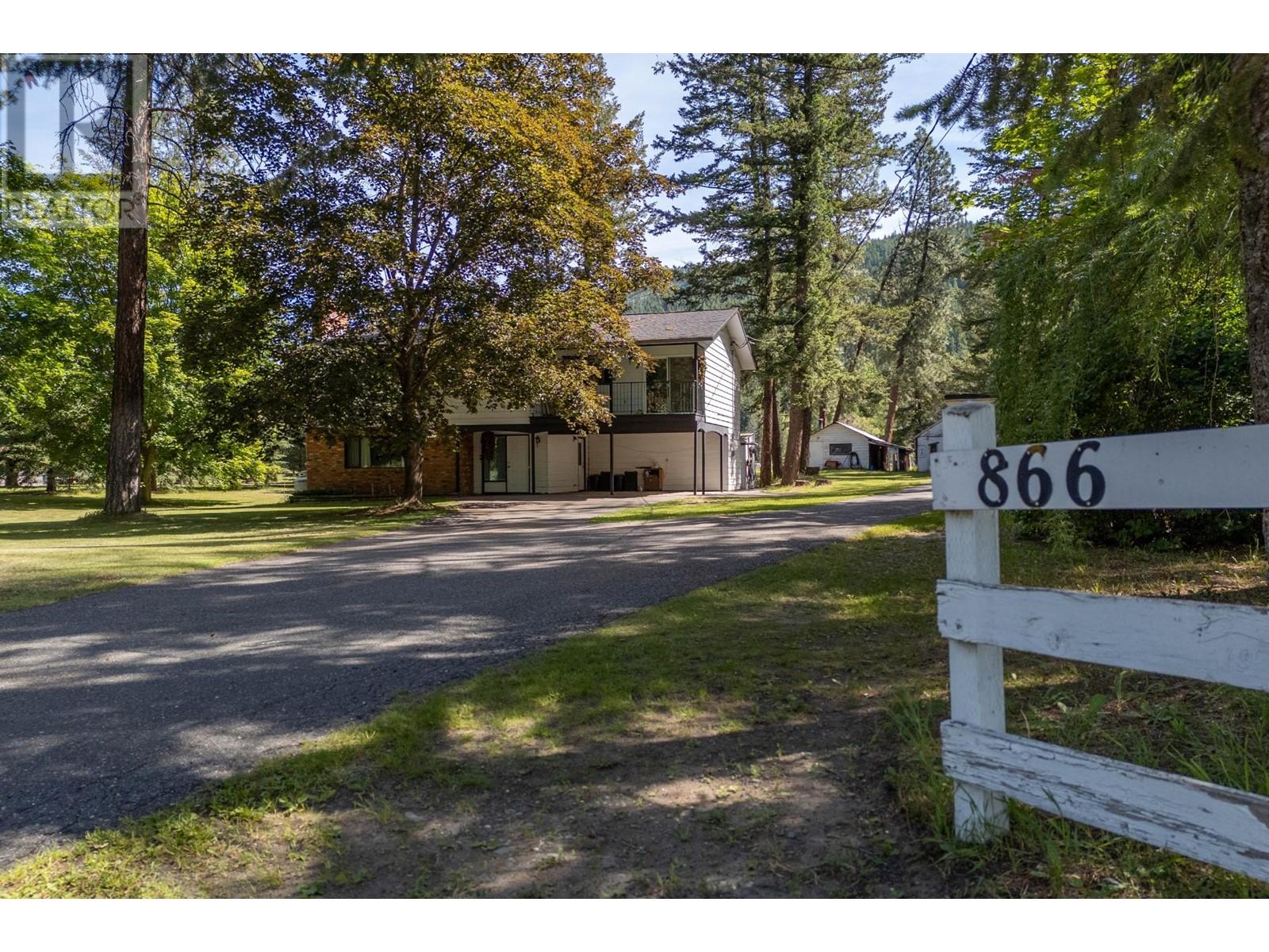 For sale 866 GLENACRE ROAD, McLure/Vinsula, British Columbia V0E1E0